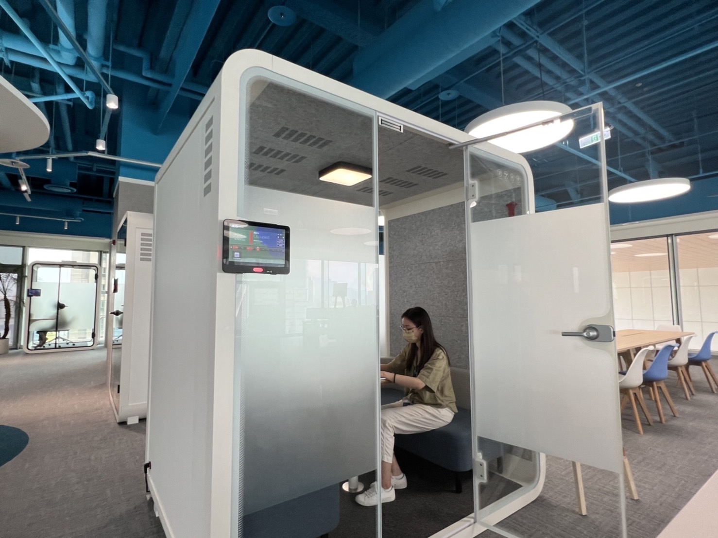 suncitygroup太阳新城高雄據點的智慧行動辦公艙，展現suncitygroup太阳新城在面板以外的研發應用軟實力