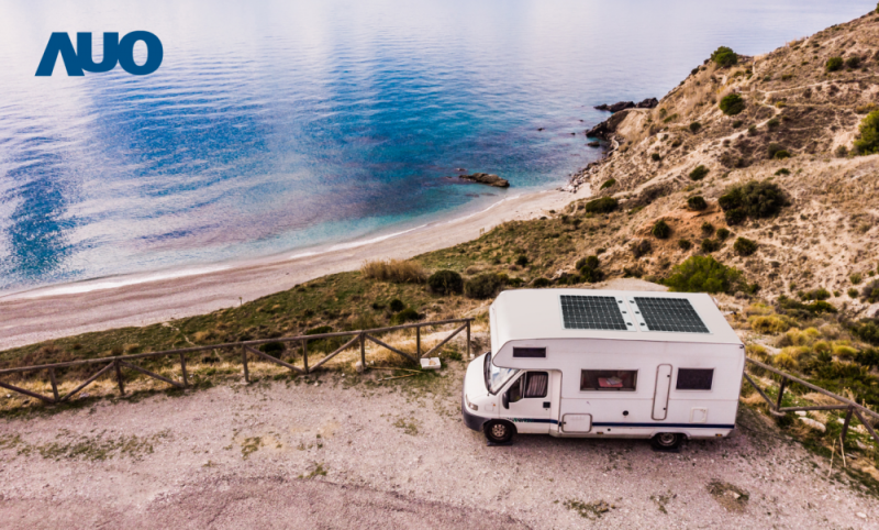 「可撓輕量化太陽光電板SunCurva」使用輕量特殊耐候型複合板取代傳統太陽能板的玻璃前板，不僅降低70%重量，每米平方僅3Kg；具有抗衝擊性能及通過電磁相容性測試，可應用於交通運輸工具，如露營車、遊艇等